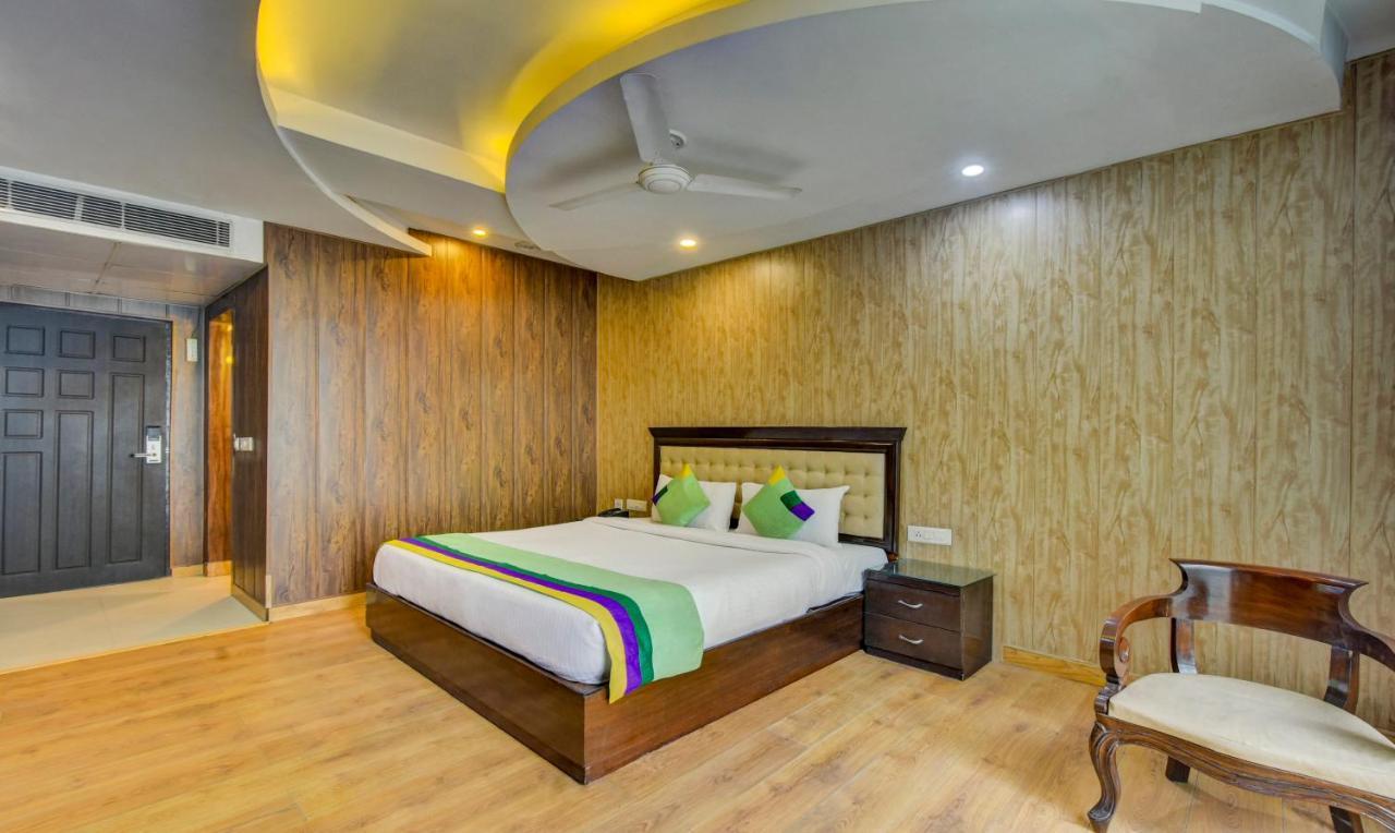 Treebo Elysee, Patel Nagar เดห์ราดุน ภายนอก รูปภาพ