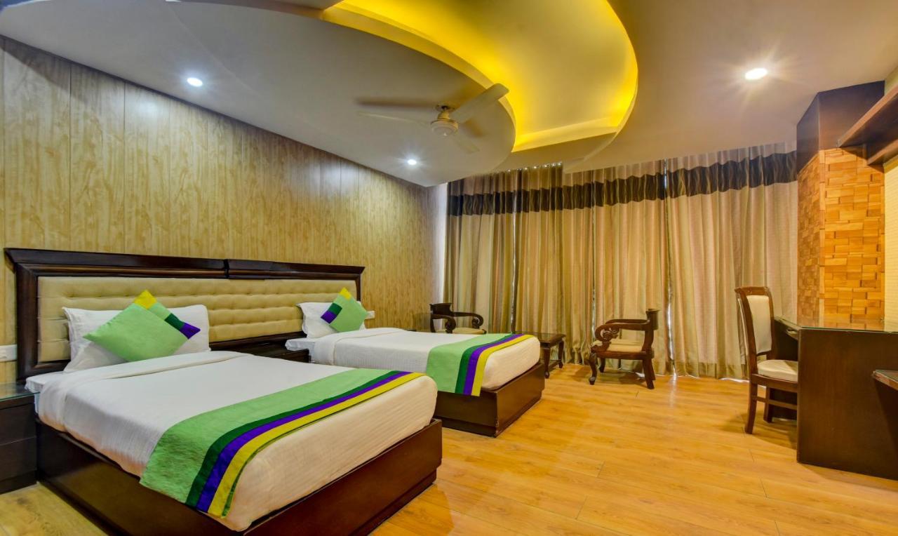 Treebo Elysee, Patel Nagar เดห์ราดุน ภายนอก รูปภาพ